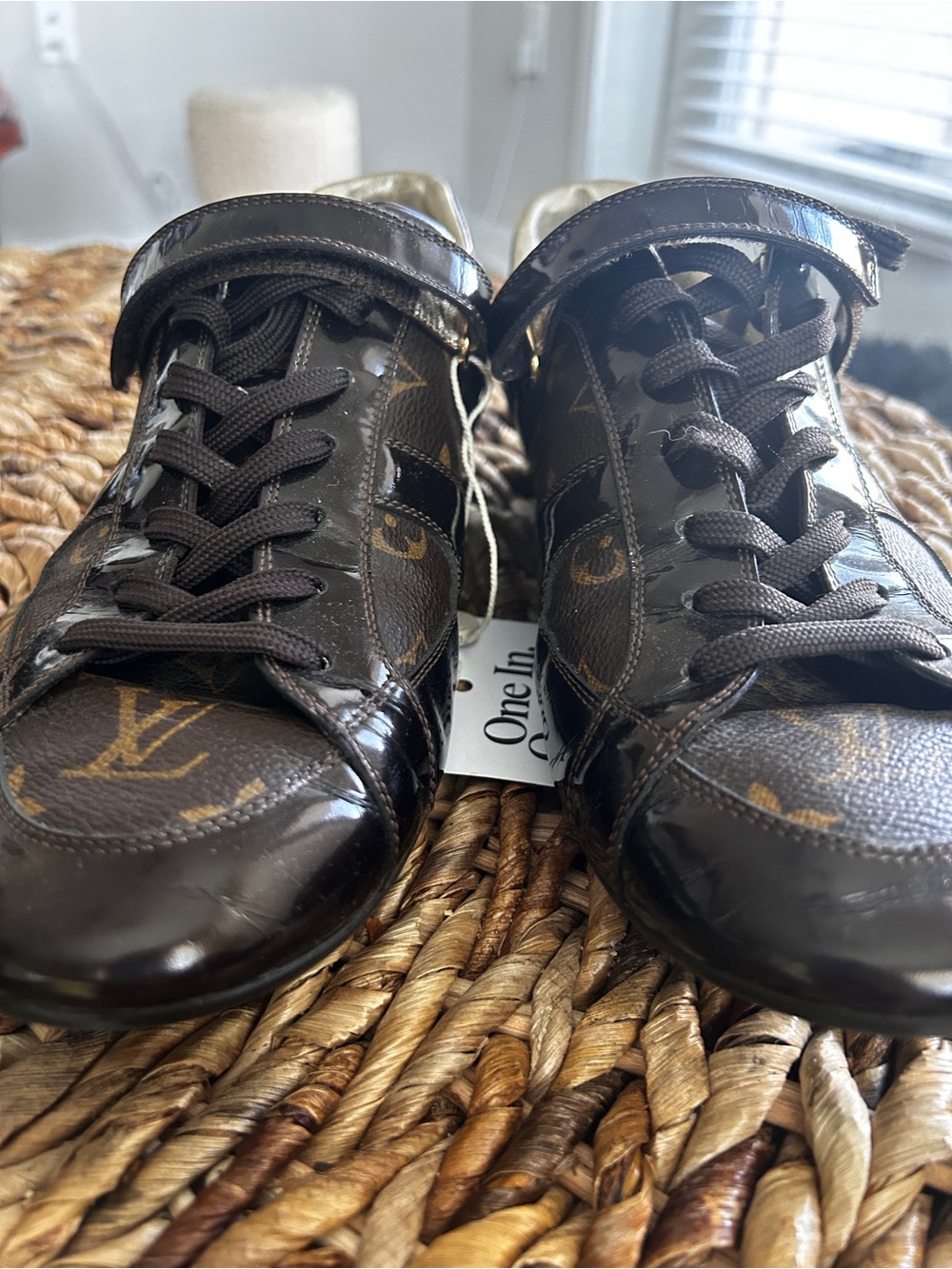 LV Globe Trotter Patent Monogram Women’s Sneakers - Picture 2 of 5